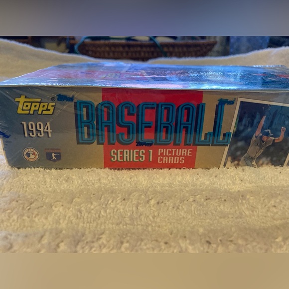 1994 Topps Baseball Card Set Series 1 Factory Sealed - Picture 2 of 4